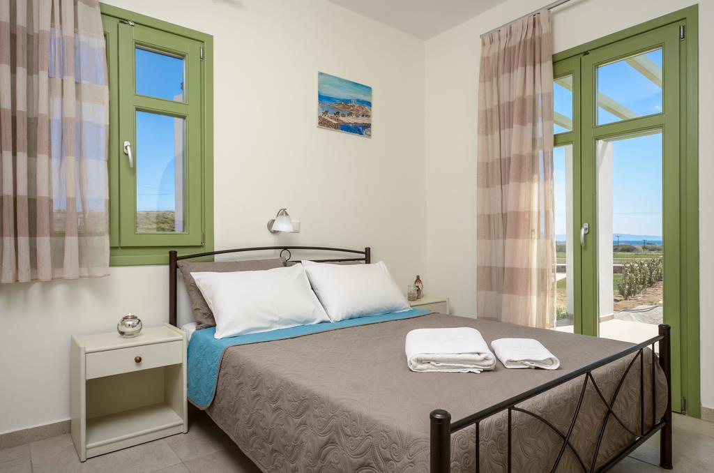 Natura Villas In Naxos มีกรีวิกลา ภายนอก รูปภาพ