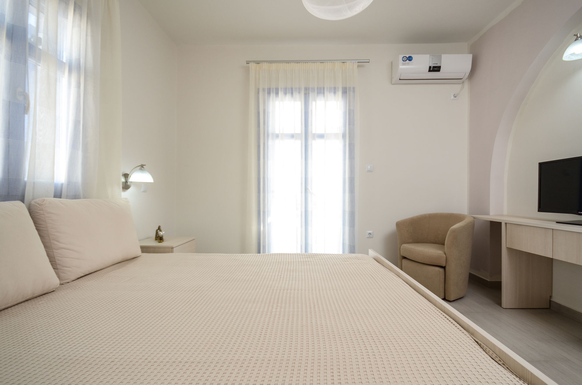 Natura Villas In Naxos มีกรีวิกลา ภายนอก รูปภาพ